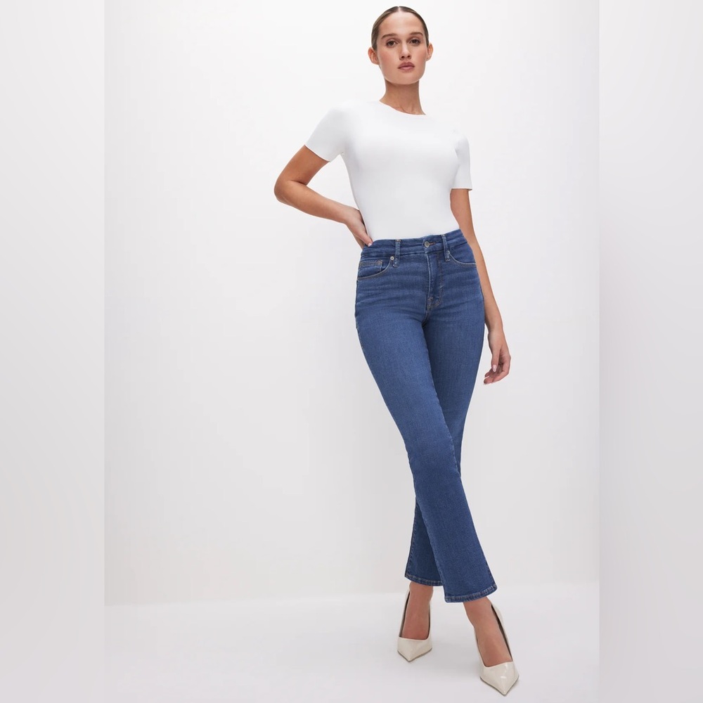 Good American Straight Leg Jeans in Medium Blue